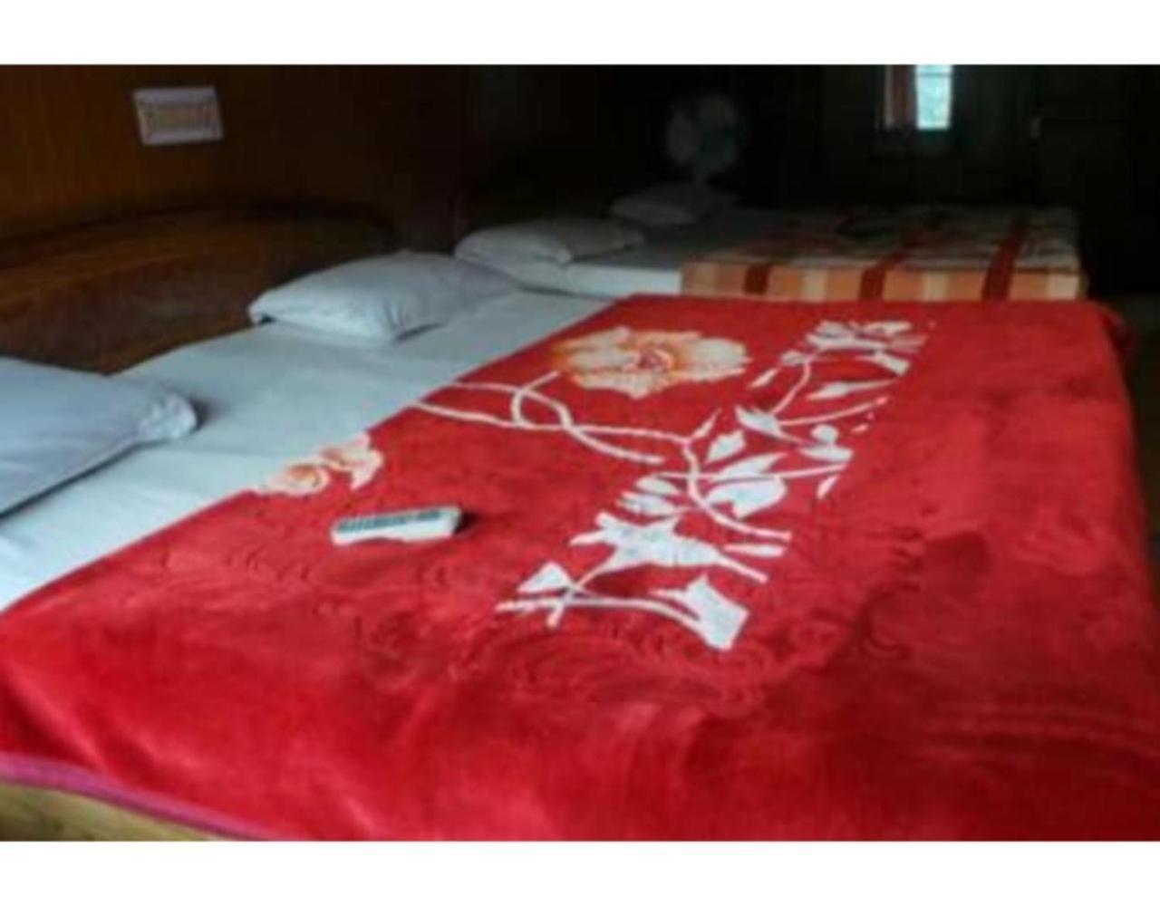 Hotel Darpan Nainital Bagian luar foto